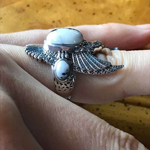 Natural White Buffalo Sterling Silver Eagle Ring Size 6 - Picture 2 of 8